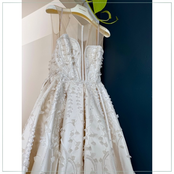 $17,500 Saiid Kobeisy Beaded Tulle, Silk Thread & Organza Flowers Runway Gown - Picture 3 of 13